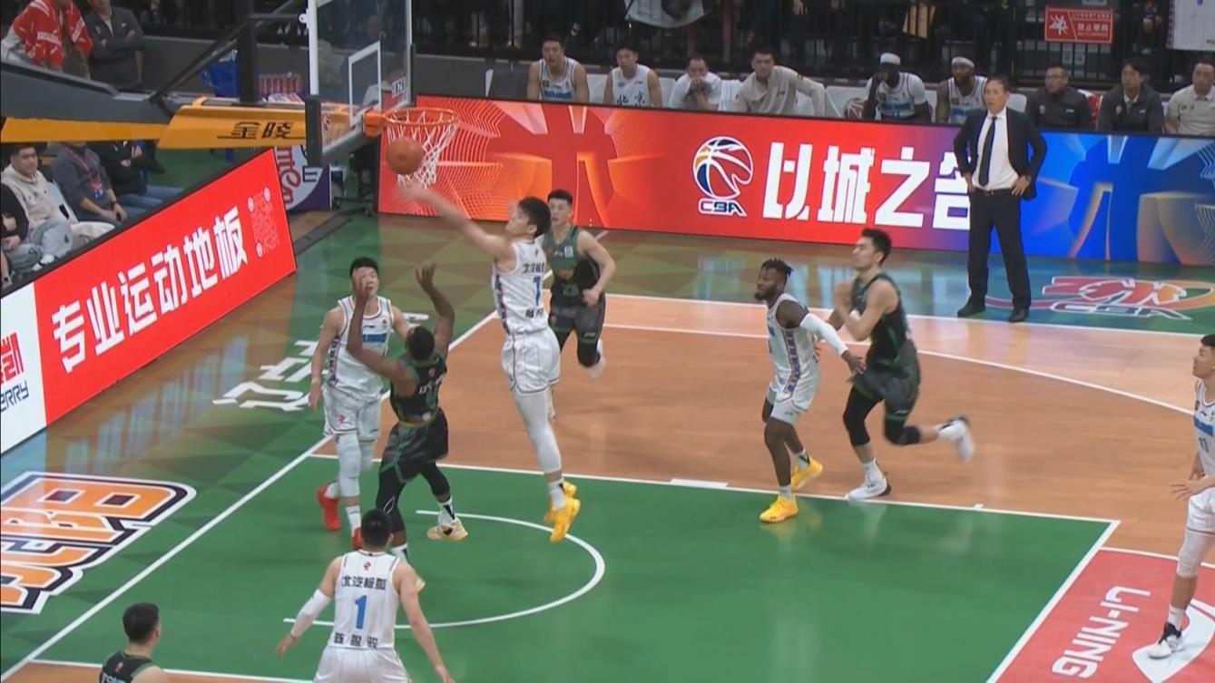 曾凡博釘板血帽弗格上籃 本場個人第6個蓋帽！