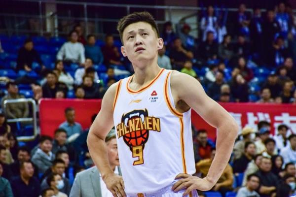 教練教你打籃球！周鵬13中10砍24分&生涯總得分升歷史第十三！