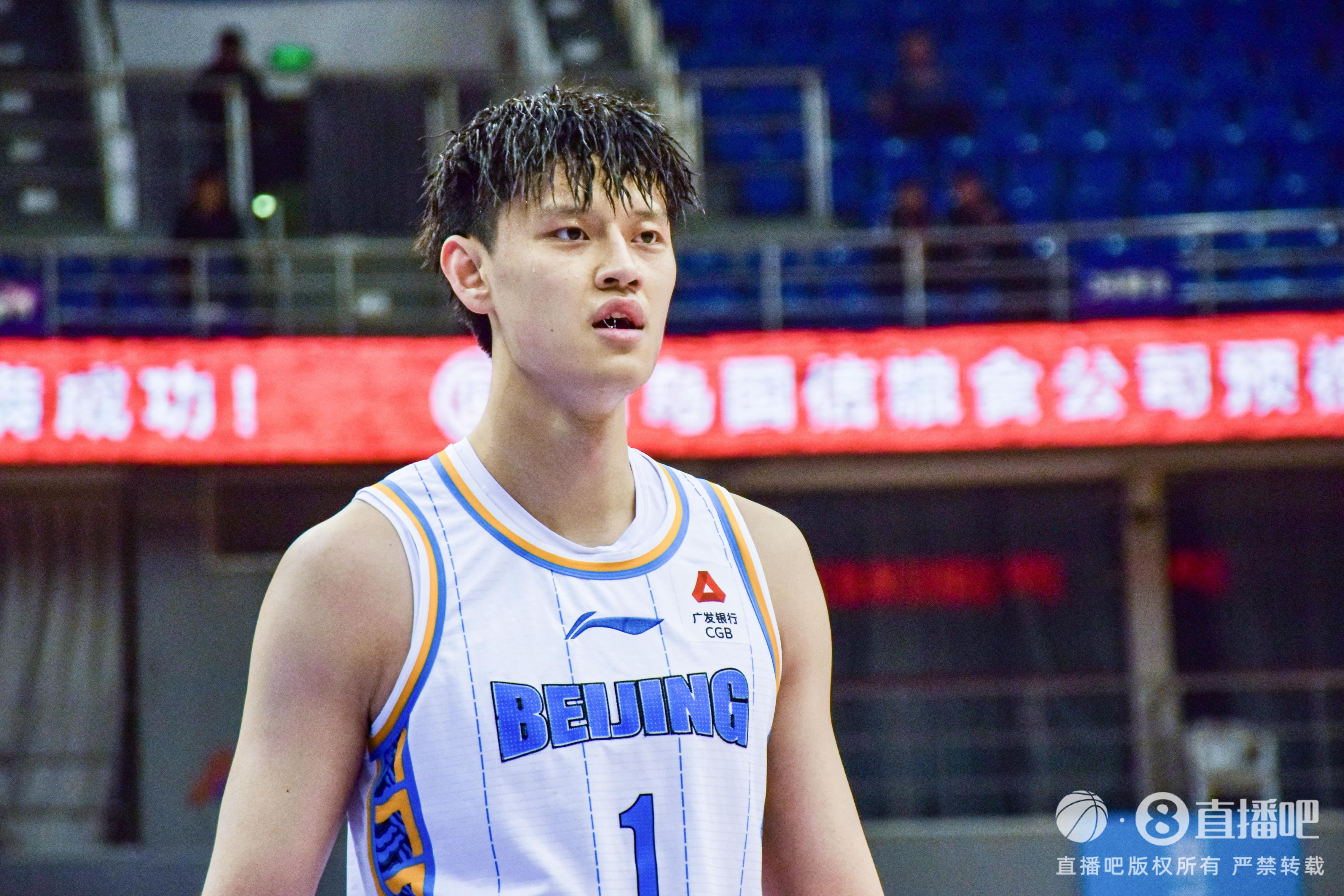 7次大帽相當(dāng)炸裂！曾凡博替補砍16分7板7帽 大帽絕殺遼寧！