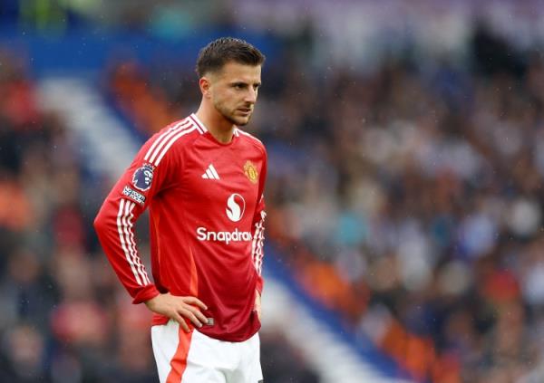 曼聯(lián)最水7號??芒特6420萬加盟1年半1球1助，首發(fā)踢13分鐘又傷了