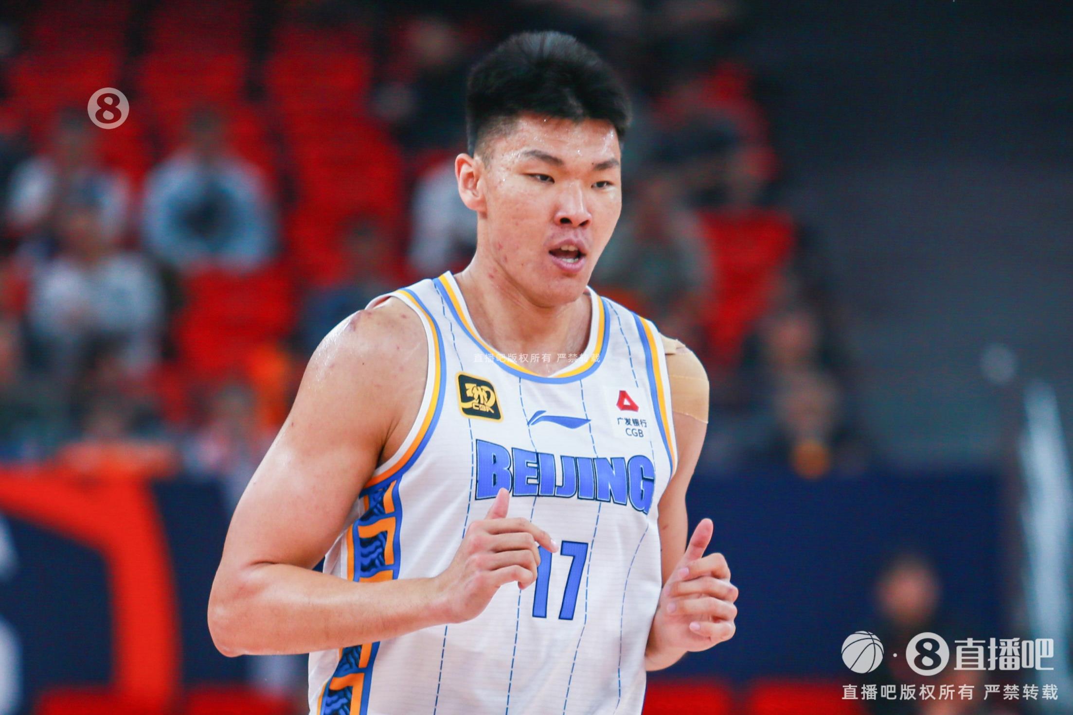 進(jìn)攻端把握機(jī)會(huì)不錯(cuò)！范子銘10投7中貢獻(xiàn)16分3助攻